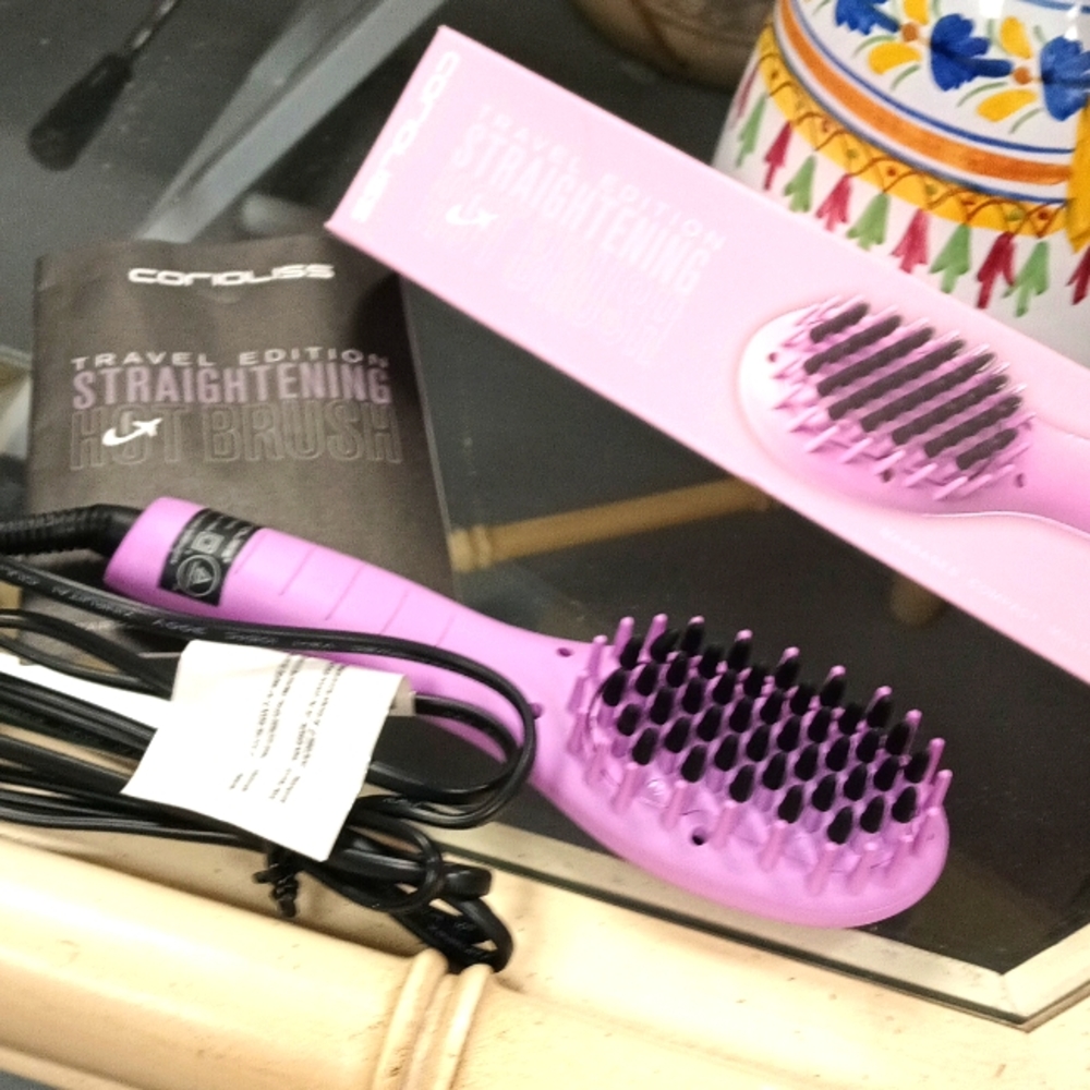Travel Edition Straightening Brush